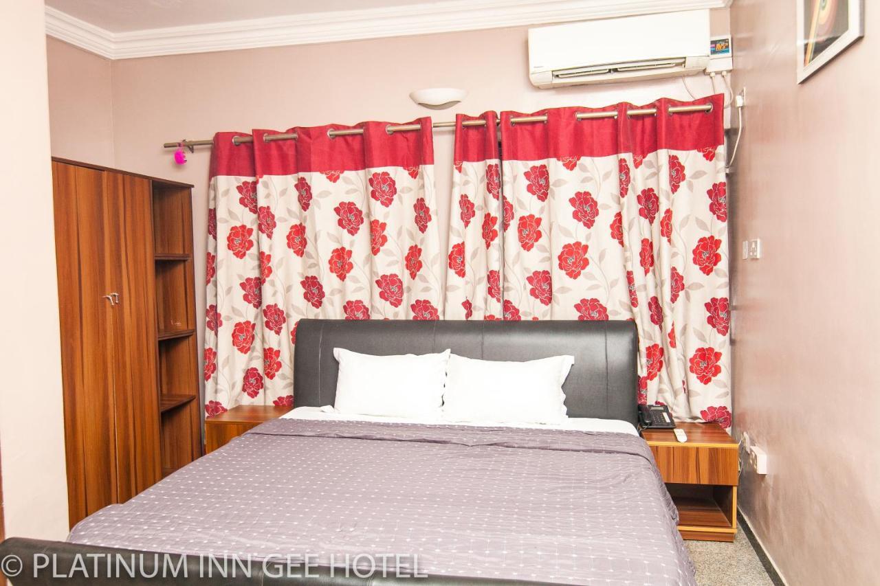 Platinum Inn Gee Hotel Suru Lere Exterior photo