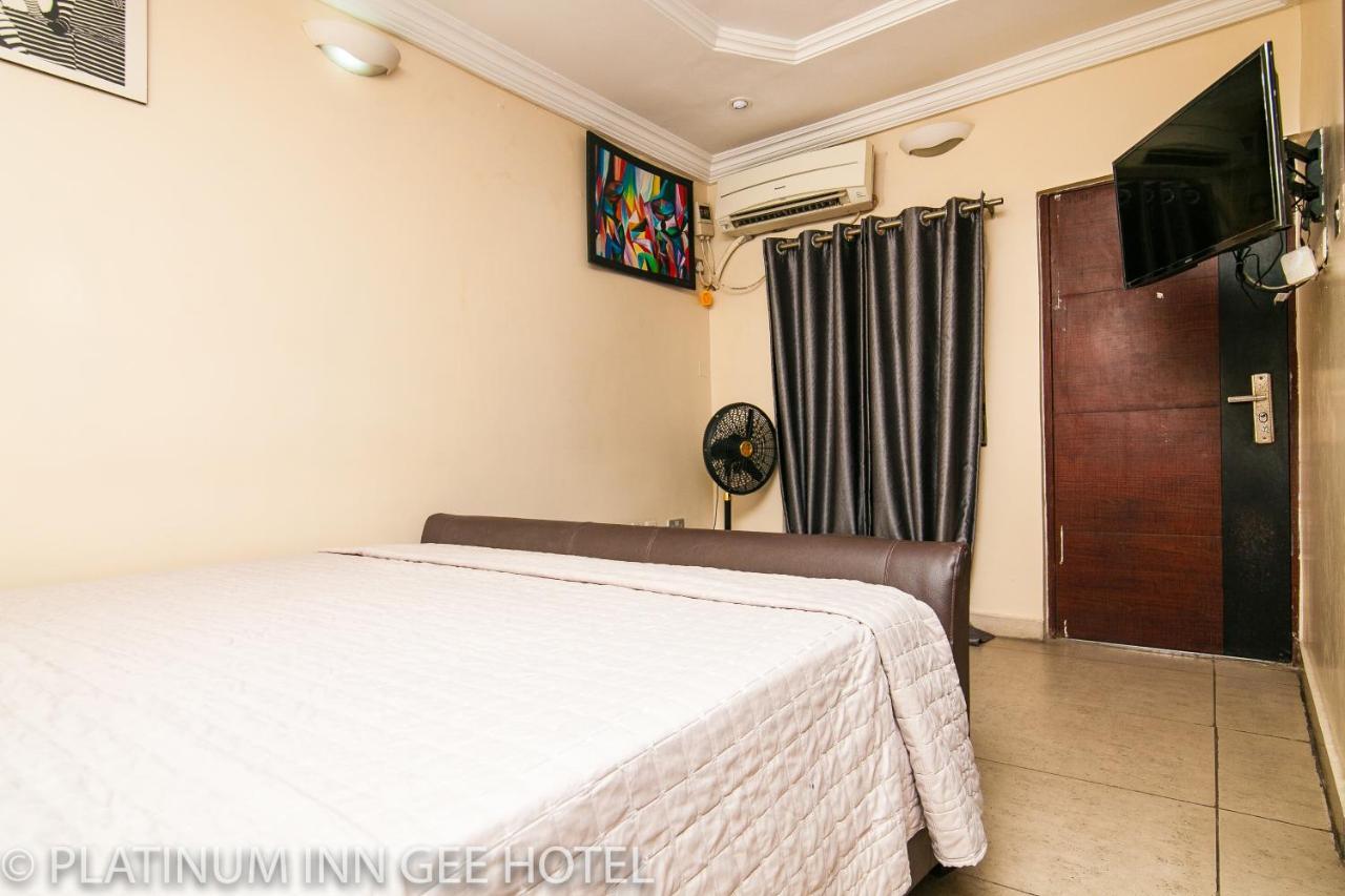 Platinum Inn Gee Hotel Suru Lere Exterior photo