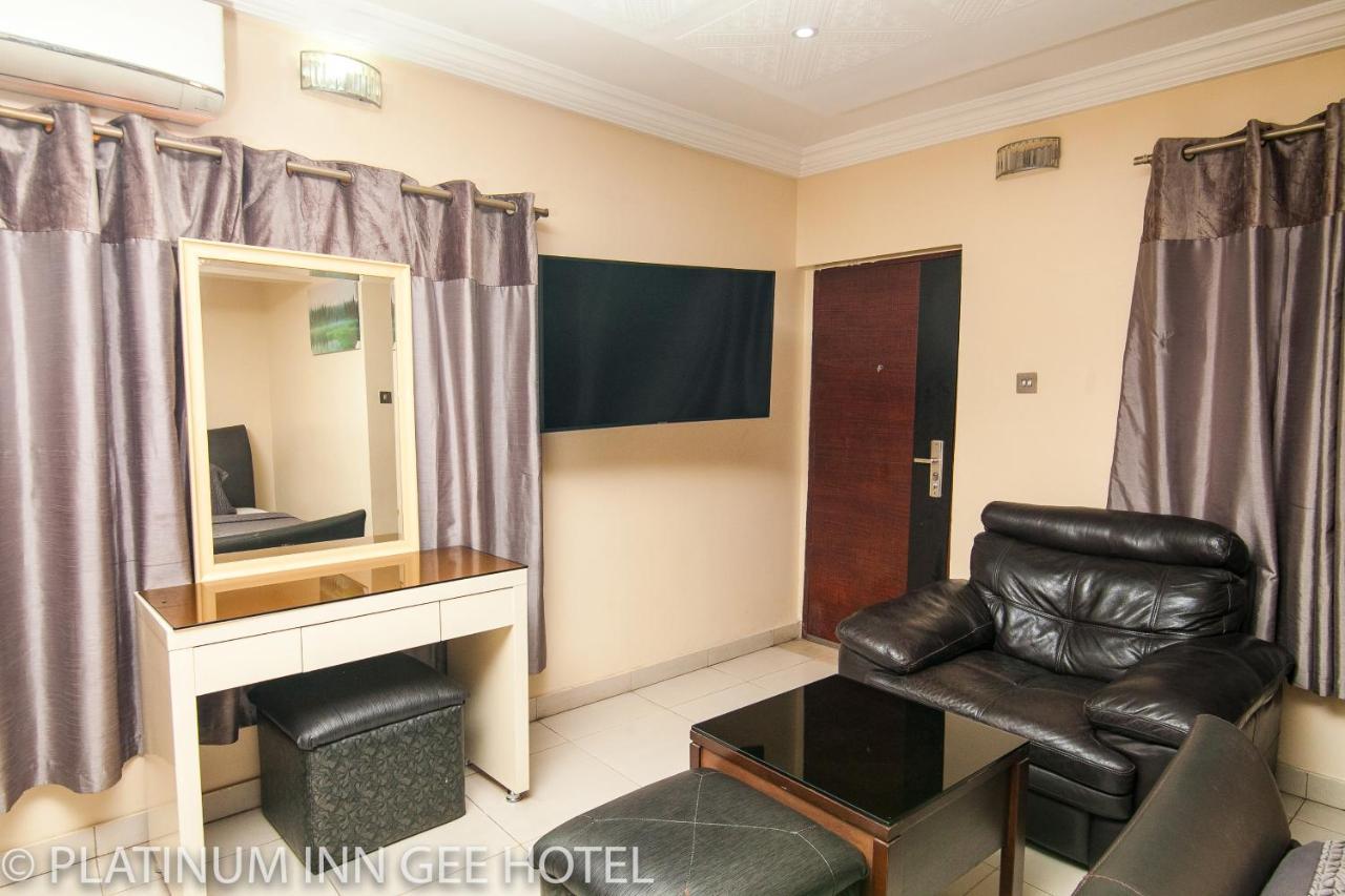 Platinum Inn Gee Hotel Suru Lere Exterior photo