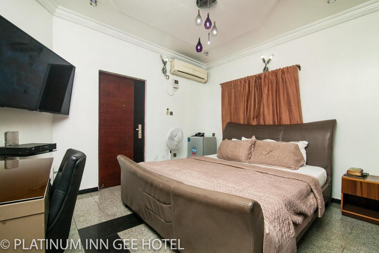 Platinum Inn Gee Hotel Suru Lere Exterior photo