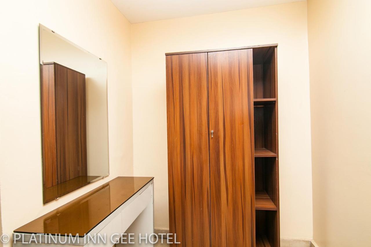 Platinum Inn Gee Hotel Suru Lere Exterior photo