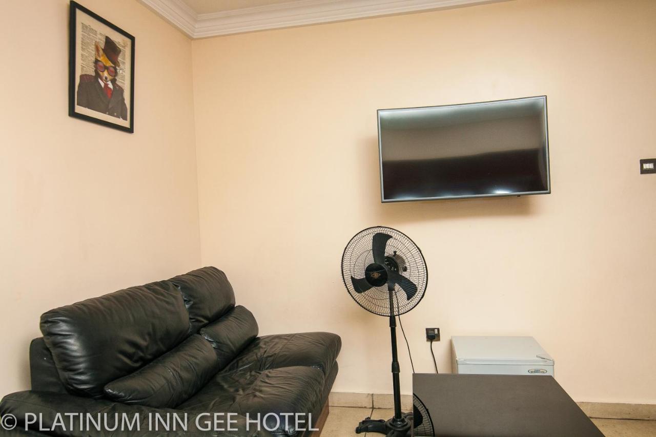 Platinum Inn Gee Hotel Suru Lere Exterior photo